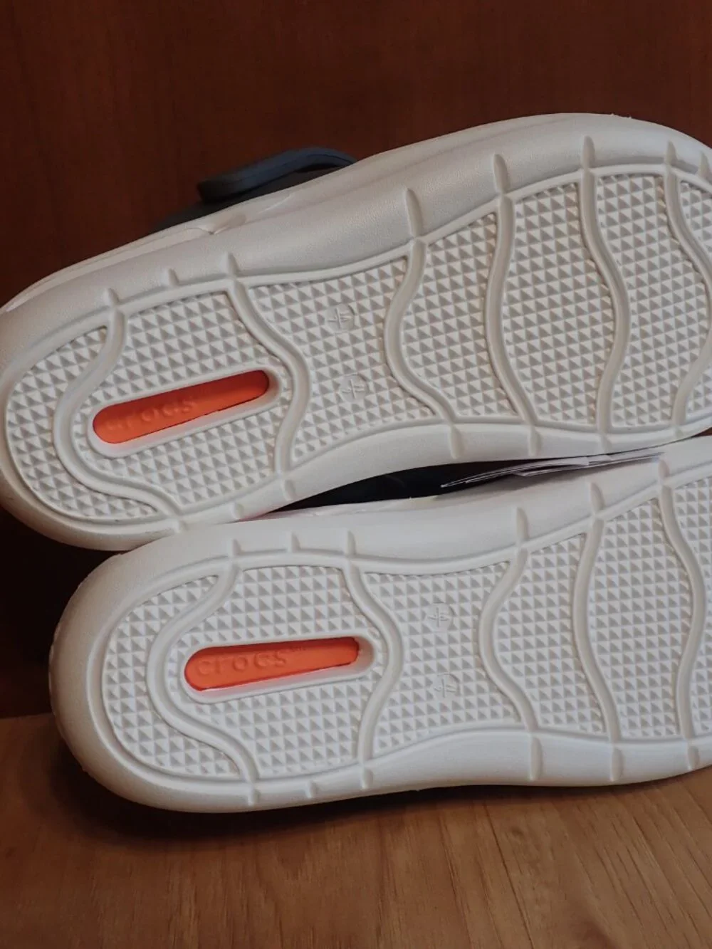 CROCS Men’s InMotion LiteRide Gray and Orange Clog Sandals Size 7